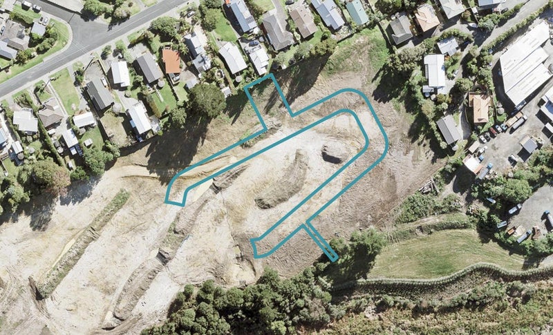 9 Whenuateitei Crescent, Stanmore Bay, Whangaparāoa - Carousel 1