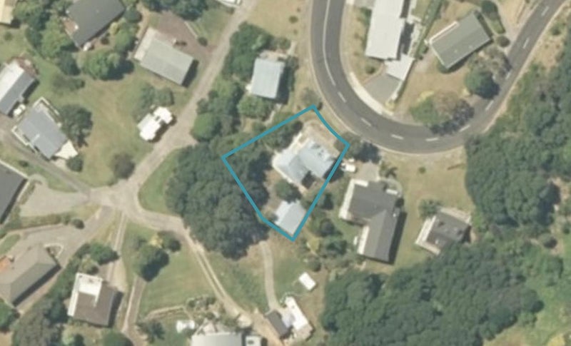 334 Onemana Drive, Onemana, Whangamatā - Carousel 1