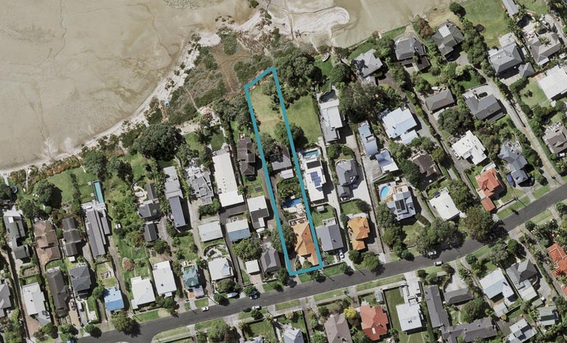 2/57 Beresford Street, Bayswater, Auckland - Carousel 1