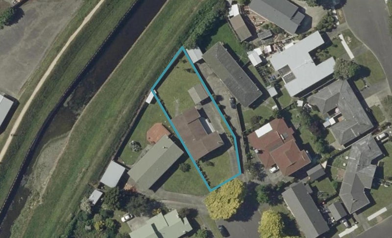 10 Tabak Crescent, Takaro, Palmerston North - Carousel 1