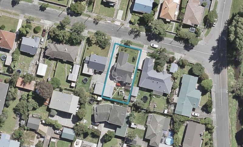 24 Rumgay Street, Fairfield, Lower Hutt - Carousel 1