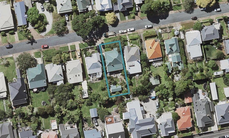 11 St Leonards Road, Devonport, Auckland - Carousel 1