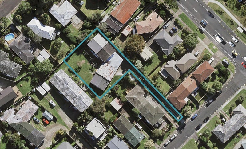 1/3 Evelyn Place, Hillcrest, Auckland - Carousel 1