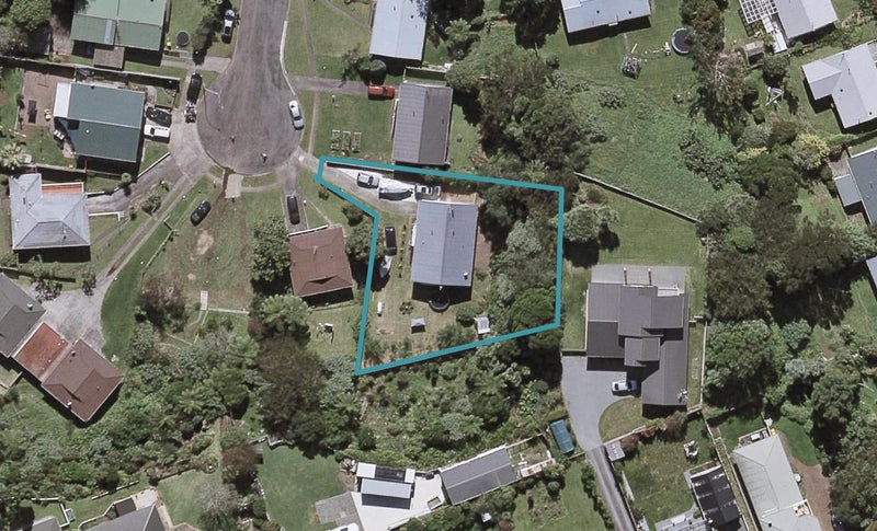 15 Brixham Place, Merrilands, New Plymouth - Carousel 1