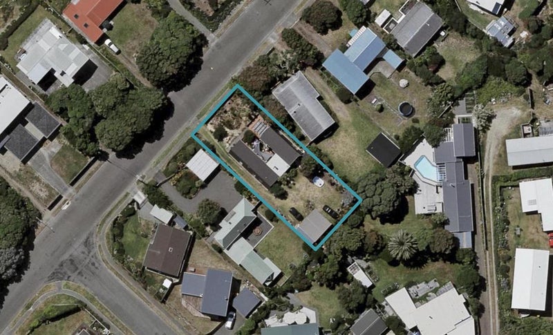 86 Field Way, Waikanae Beach, Waikanae - Carousel 1