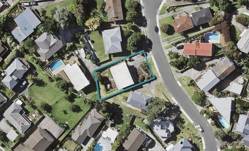 2 Prestige Place, Castor Bay, Auckland - Carousel 1