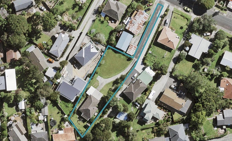 12 Dolbear Street, Titirangi, Auckland - Carousel 1