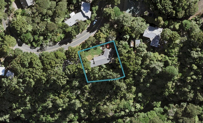 96 Scenic Drive, Titirangi, Auckland - Carousel 1