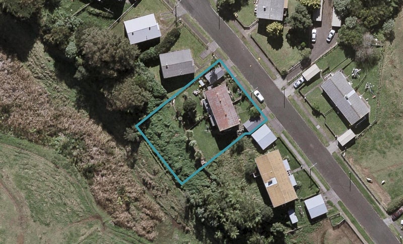 77 Banks Street, Marfell, New Plymouth - Carousel 1
