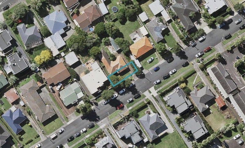 19A Lomond Street, Takapuna, Auckland - Carousel 1