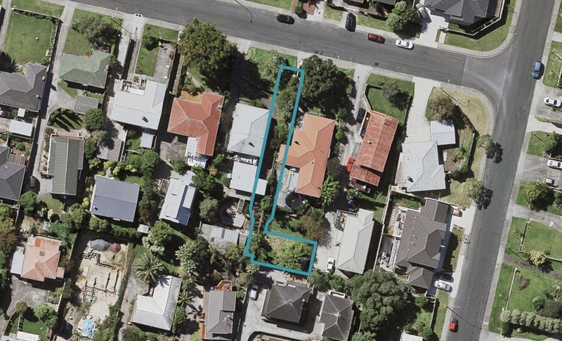 8/23 Ayr Road, Pakuranga, Auckland - Carousel 1