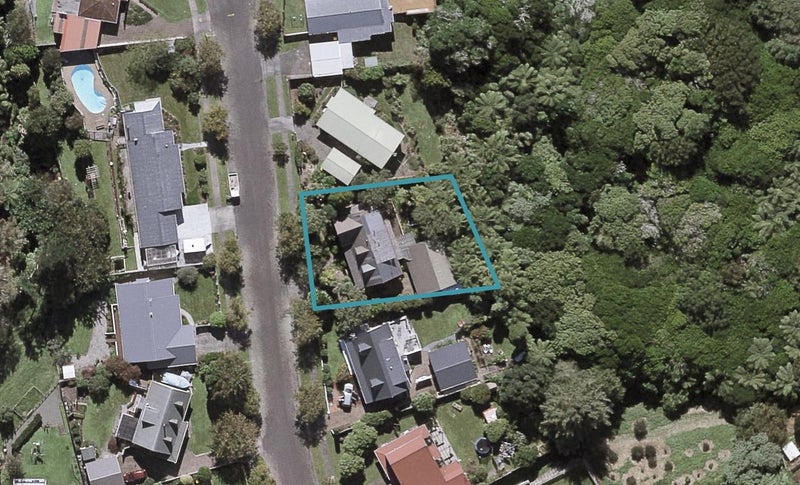 12 Elder Grove, Whalers Gate, New Plymouth - Carousel 1