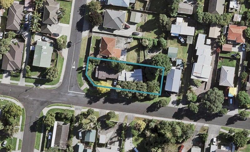 2/21 McInnes Road, Weymouth, Auckland - Carousel 1