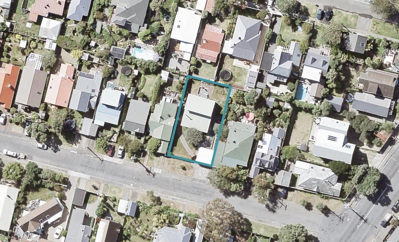 10 Kauri Street, Eastbourne, Lower Hutt - Carousel 1