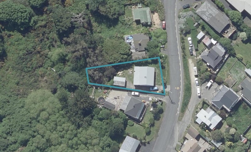 10 Seaview Road, Brighton, Dunedin - Carousel 1