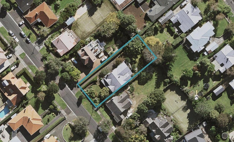 16 Maungakiekie Avenue, Greenlane, Auckland - Carousel 1