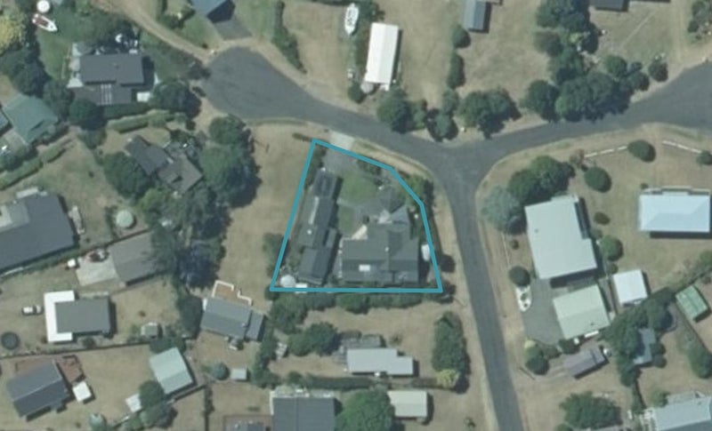 3 Endeavour Place, Cooks Beach, Whitianga - Carousel 1