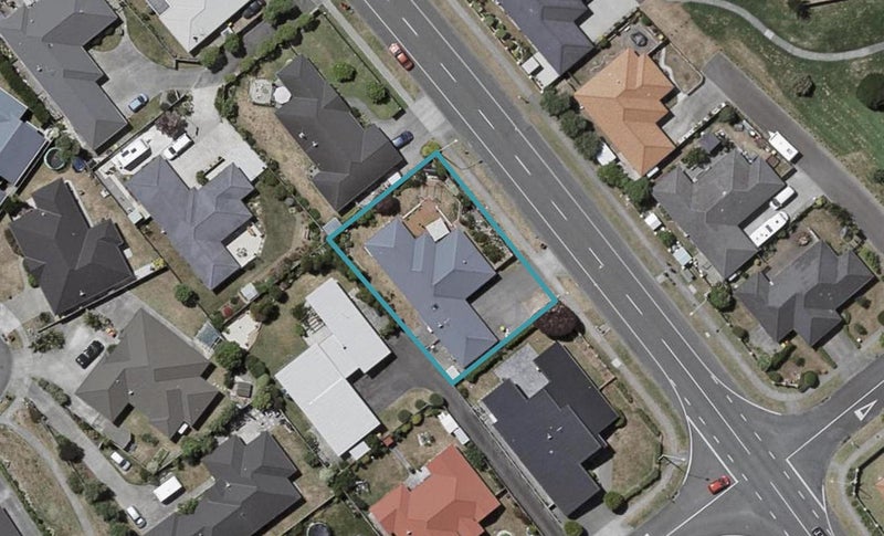 106 Guildford Drive, Paraparaumu Beach, Paraparaumu - Carousel 1