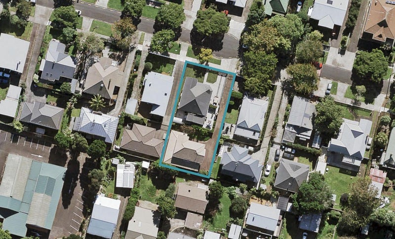 9A Mars Avenue, Sandringham, Auckland - Carousel 1