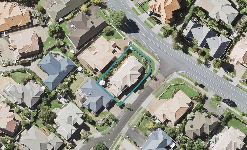 1 Pintner Place, Somerville, Manukau - Carousel 1