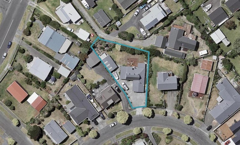 7 Whitmore Grove, Waikanae Beach, Waikanae - Carousel 1