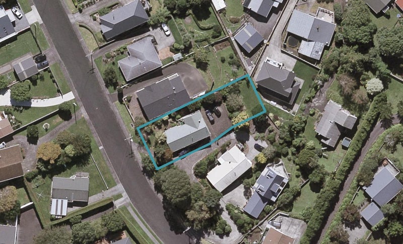 75 Queens Road, Glen Avon, New Plymouth - Carousel 1