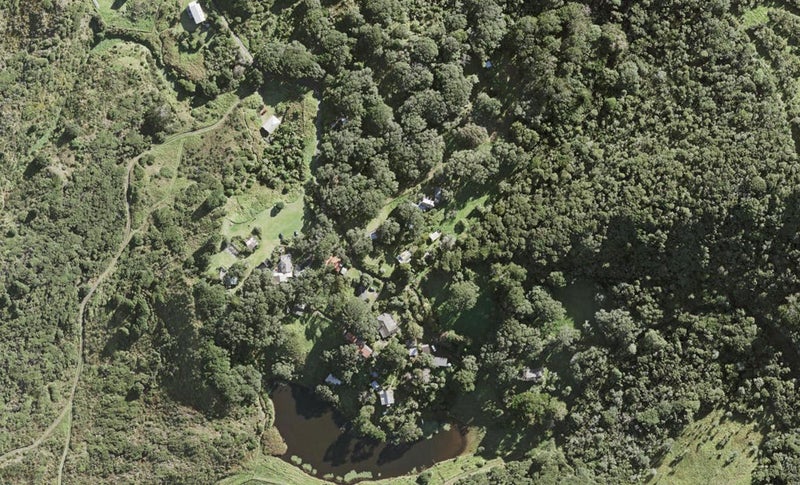 28 Taimana Stream Road, Te Henga / Bethells Beach - Carousel 1