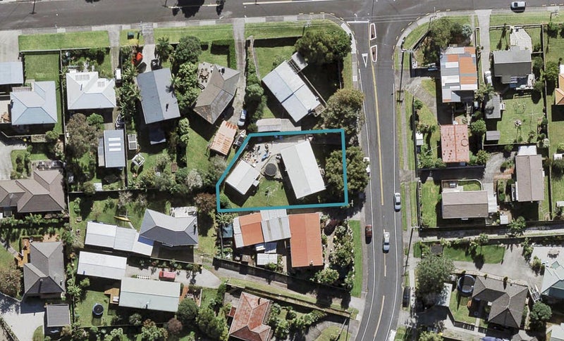 1A Matipo Road, Te Atatu Peninsula, Auckland - Carousel 1