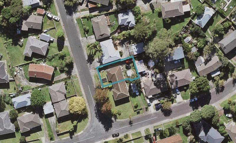 13 Shale Avenue, Massey, Auckland - Carousel 1