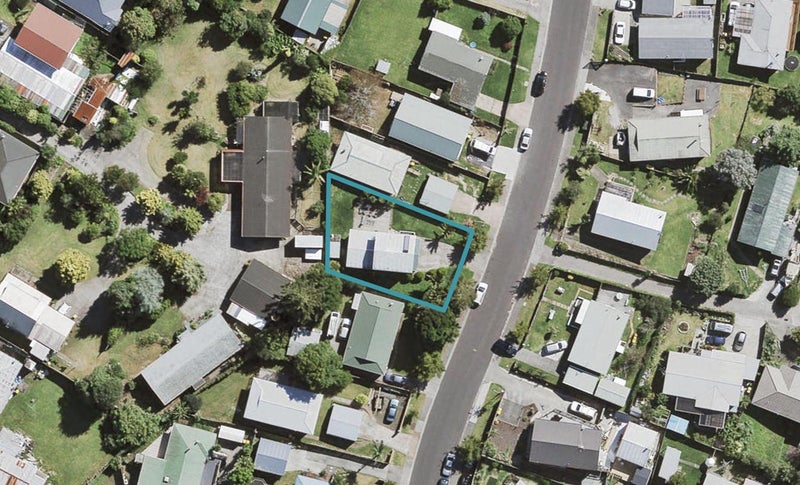 19 Riserra Drive, Ranui, Auckland - Carousel 1