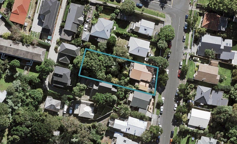 56 Aroha Avenue, Sandringham, Auckland - Carousel 1
