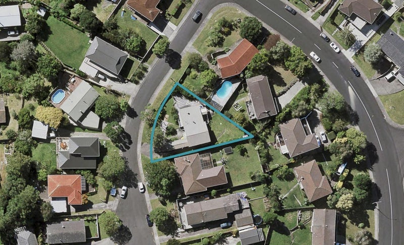 4 Cassia Place, Sunnynook, Auckland - Carousel 1
