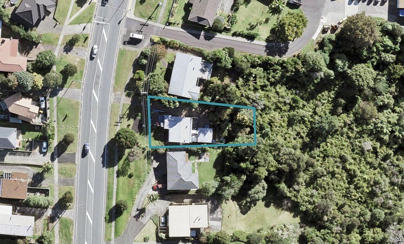 759 East Coast Road, Northcross, Auckland - Carousel 1