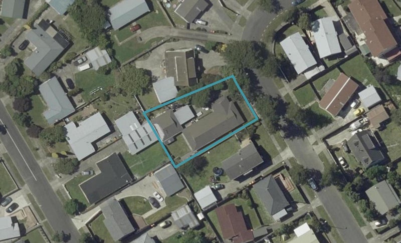 42 Suzanne Grove, Kelvin Grove, Palmerston North - Carousel 1