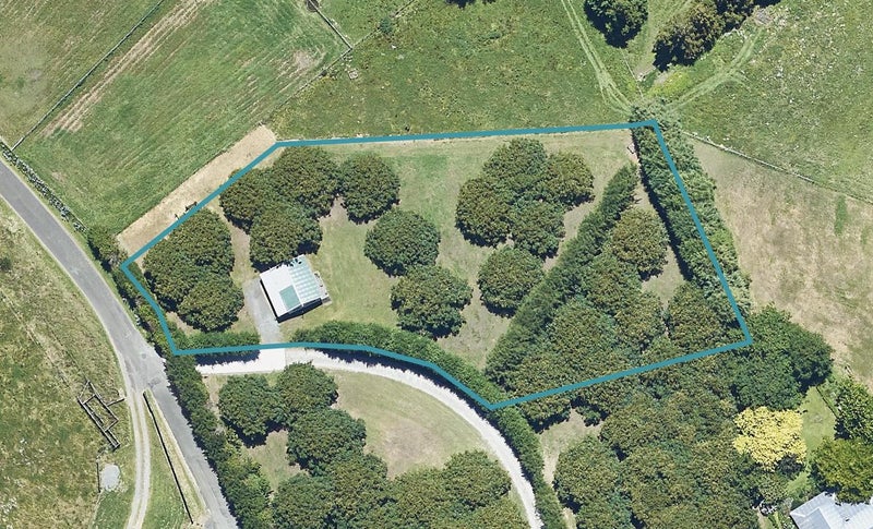 27 Pukemapu Road, OROPI - Carousel 1