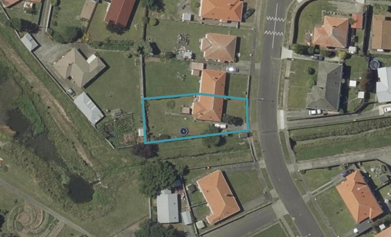 17 Andrew Avenue, Roslyn, Palmerston North - Carousel 1