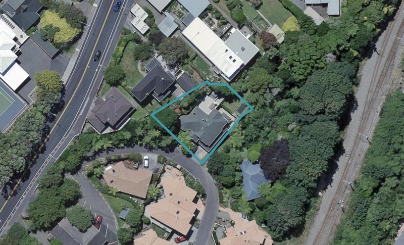 11/33 Box Hill, Khandallah, Wellington - Carousel 1