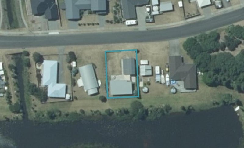 15 Motukorure Parade, Cooks Beach, Whitianga - Carousel 1