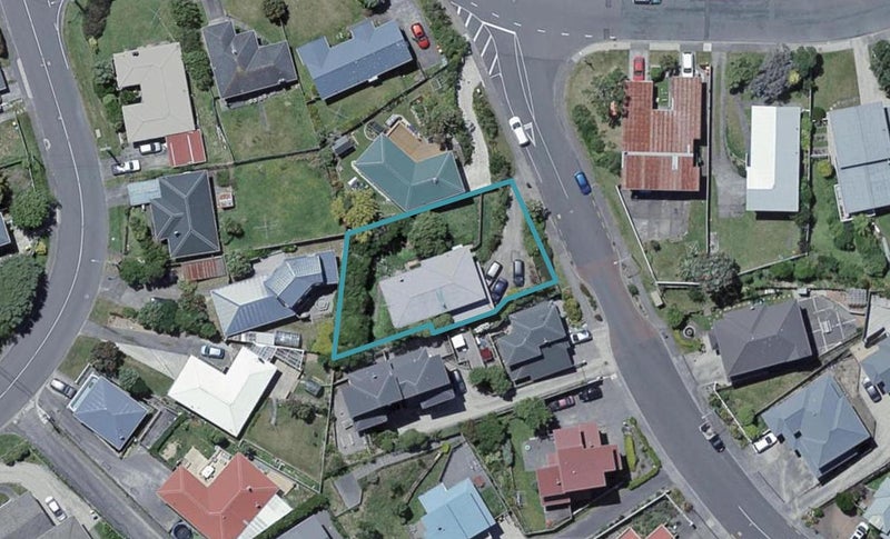6 Dress Circle, Newlands, Wellington - Carousel 1