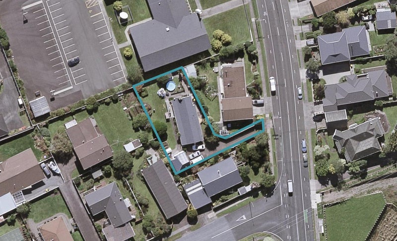 328 Mangorei Road, Merrilands, New Plymouth - Carousel 1