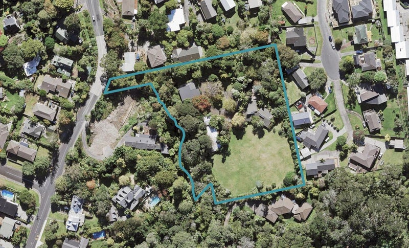 6 South Lynn Road, Titirangi, Auckland - Carousel 1