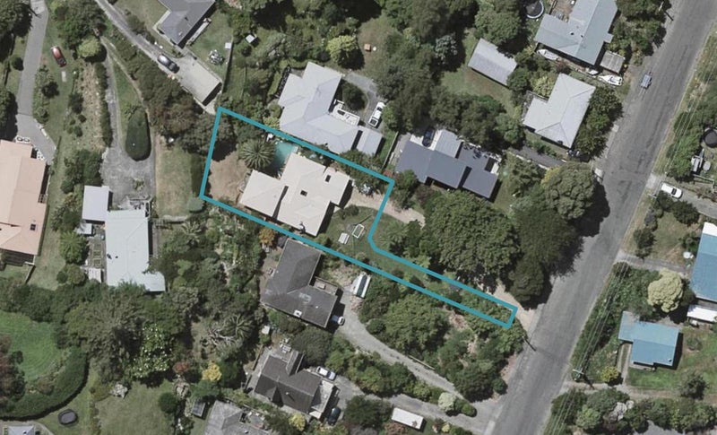 11 Leinster Avenue, Raumati South, Paraparaumu - Carousel 1