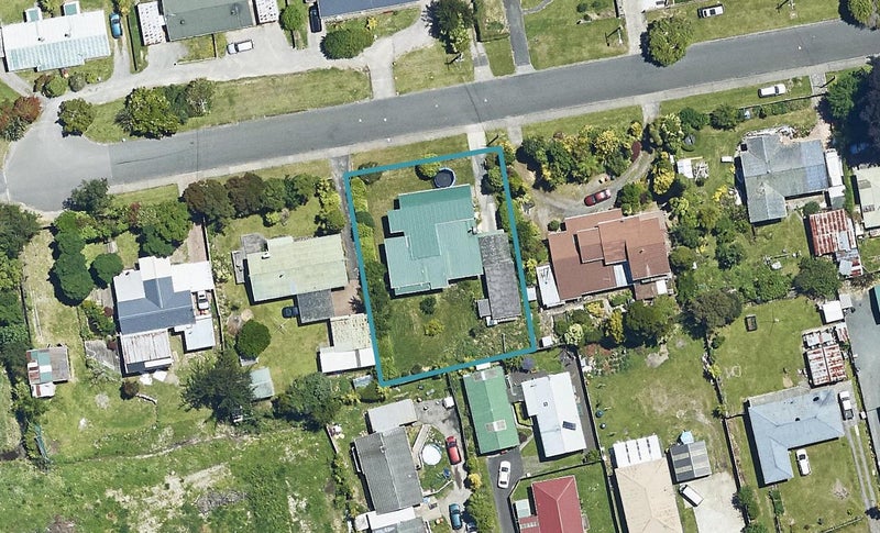 8 Bellvue Road, Kawaha Point, Rotorua - Carousel 1