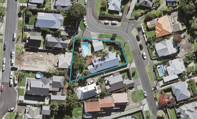 15 Seaview Avenue, Northcote, Auckland - Carousel 1