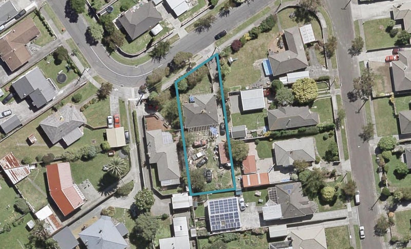 7 Davis Crescent, Elderslea, Upper Hutt - Carousel 1