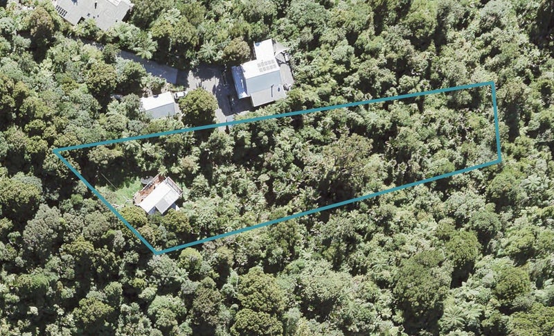 39 Quinns Road, Waiatarua, Auckland - Carousel 1