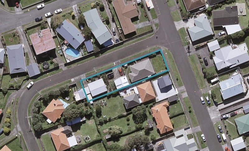 16 Doone Street, Lynmouth, New Plymouth - Carousel 1