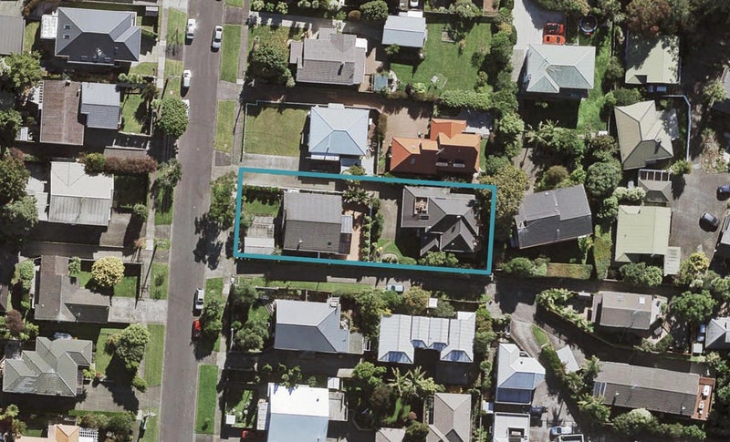 2/8 Wernham Place, Northcote, Auckland - Carousel 1