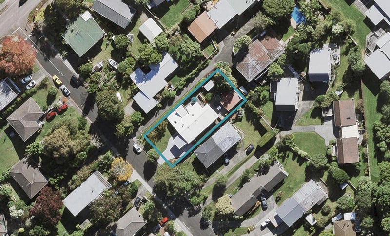 10 Gladys Avenue, Glenfield, Auckland - Carousel 1