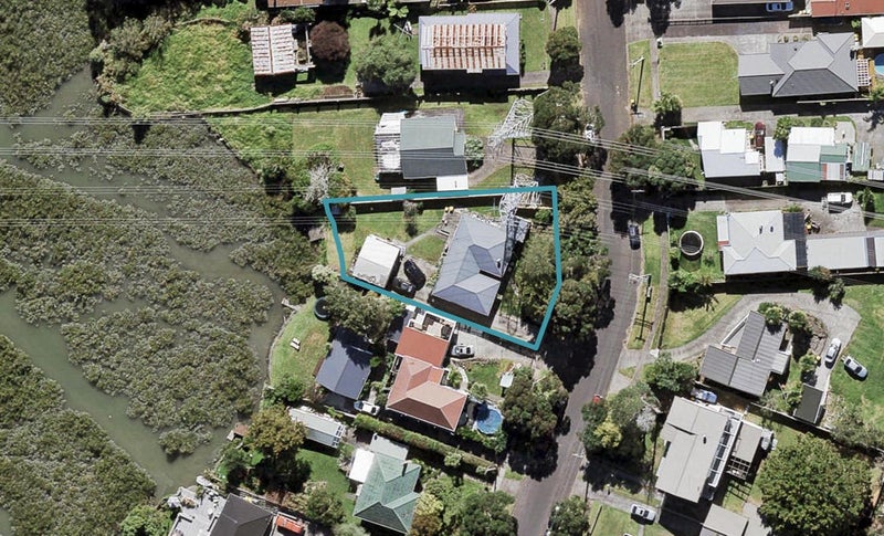 42 Queen Mary Avenue, New Lynn, Auckland - Carousel 1